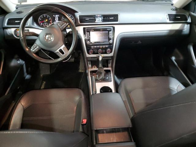 Седаны VOLKSWAGEN PASSAT 2013 Серебристый