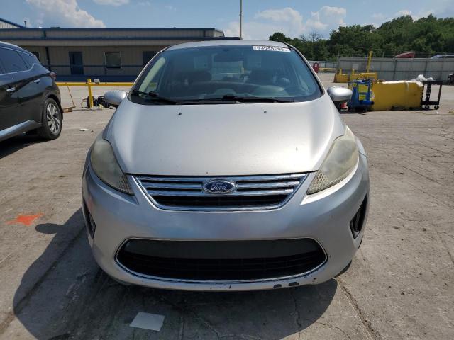 Sedans FORD FIESTA 2012 Srebrny