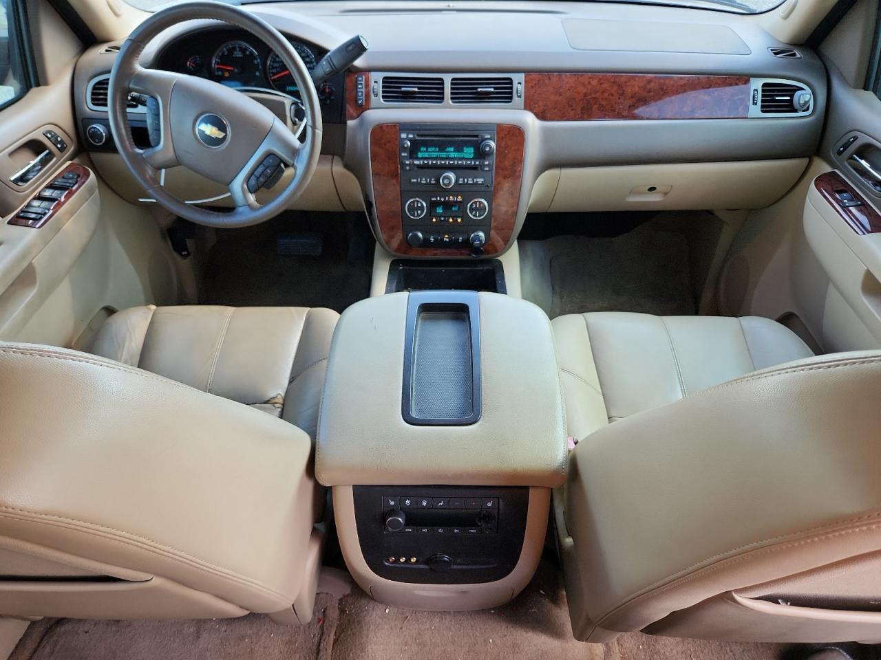 2014 Chevrolet Suburban C1500 Lt VIN: 1GNSCJE03ER197724 Lot: 62272145
