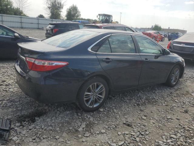 Sedans TOYOTA CAMRY 2016 Granatowy