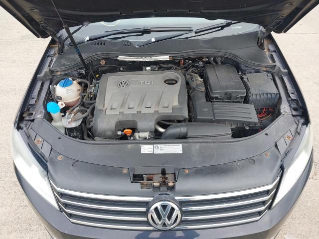 2011 VOLKSWAGEN PASSAT SE