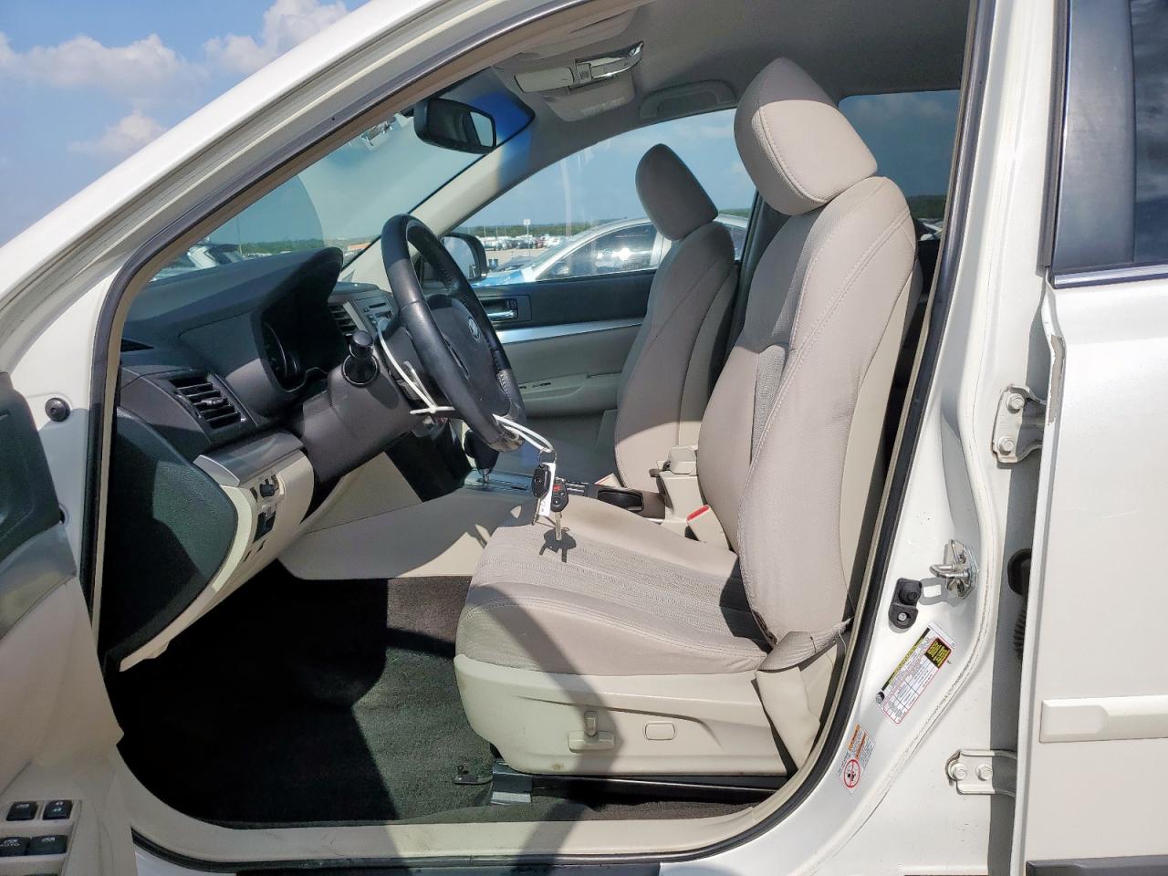2014 Subaru Outback 2.5I Premium VIN: 4S4BRCCC2E3203690 Lot: 64846375