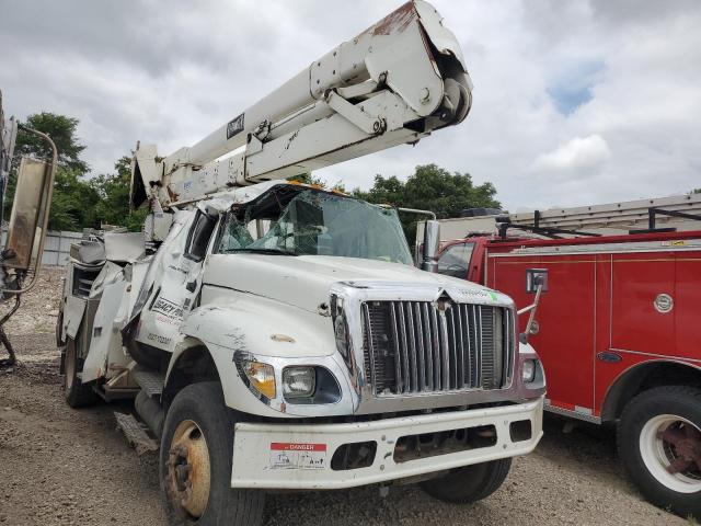 2004 International 7400 Bucket Truck