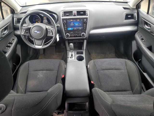  SUBARU OUTBACK 2018 Srebrny