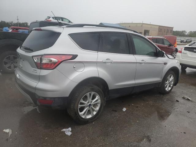  FORD ESCAPE 2018 Srebrny