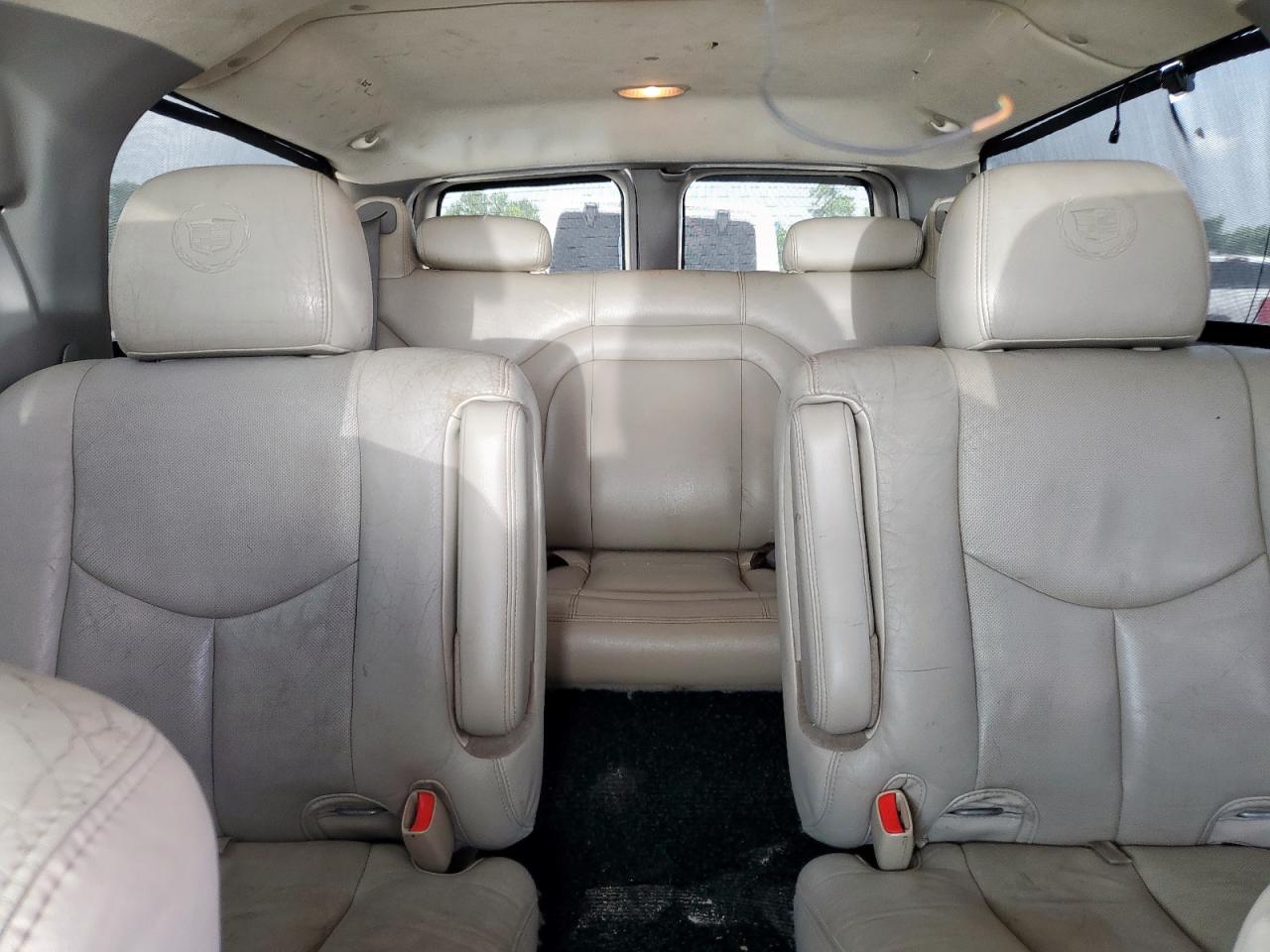 2001 GMC Yukon Xl K1500 VIN: 3GKFK16T71G137840 Lot: 63424075