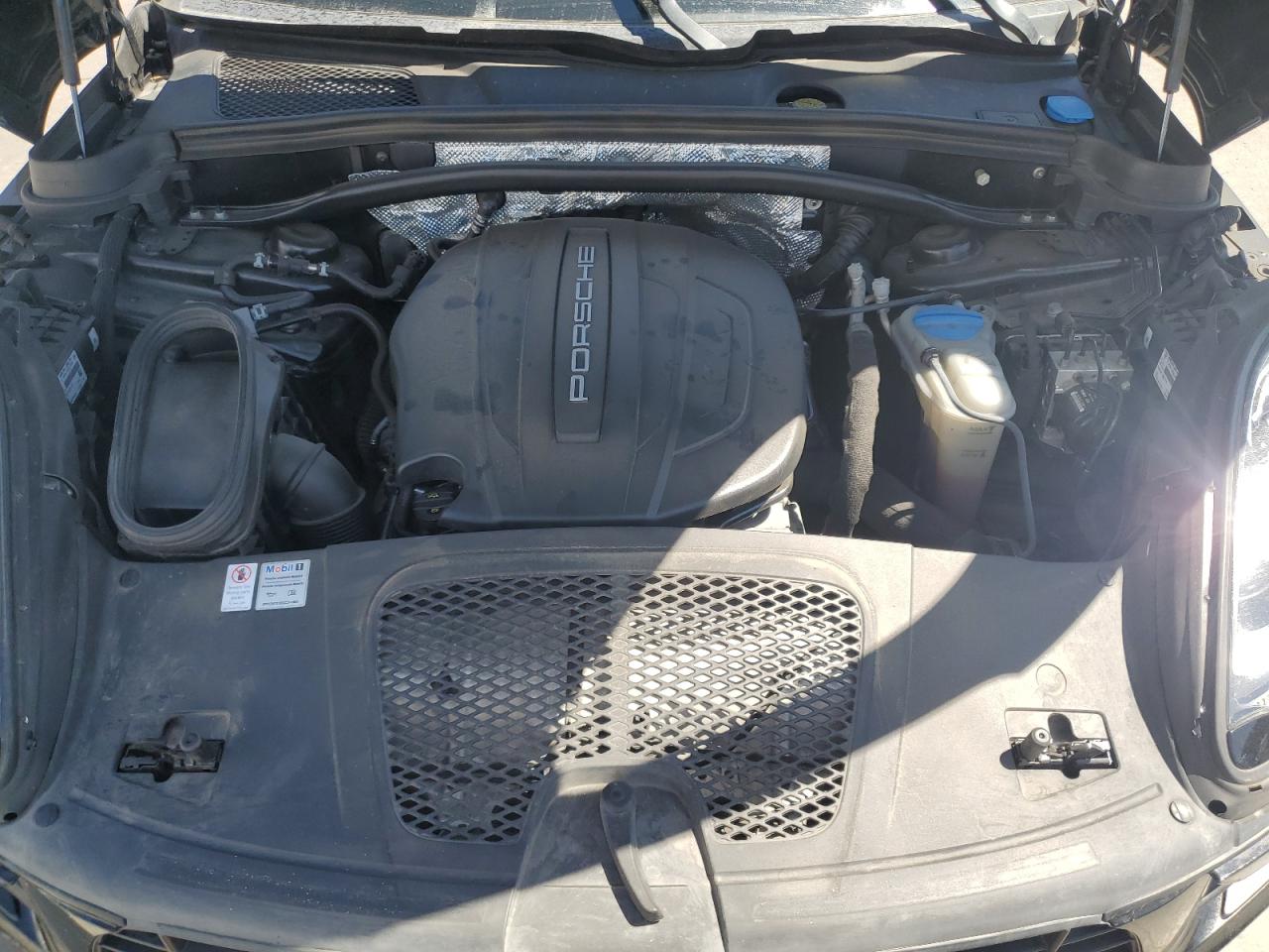 2018 Porsche Macan VIN: WP1AA2A50JLB02470 Lot: 63780555