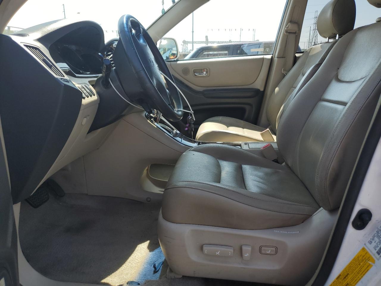 2003 Toyota Sequoia Limited VIN: 5TDZT38A63S190269 Lot: 64321915