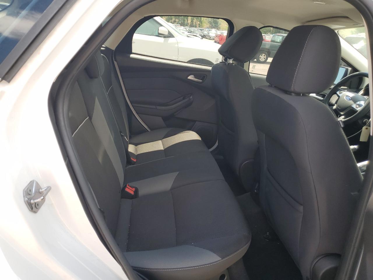 2014 Ford Focus Se VIN: 1FADP3K25EL390845 Lot: 62588275