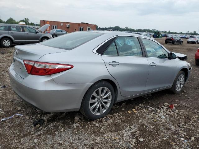  TOYOTA CAMRY 2017 Srebrny