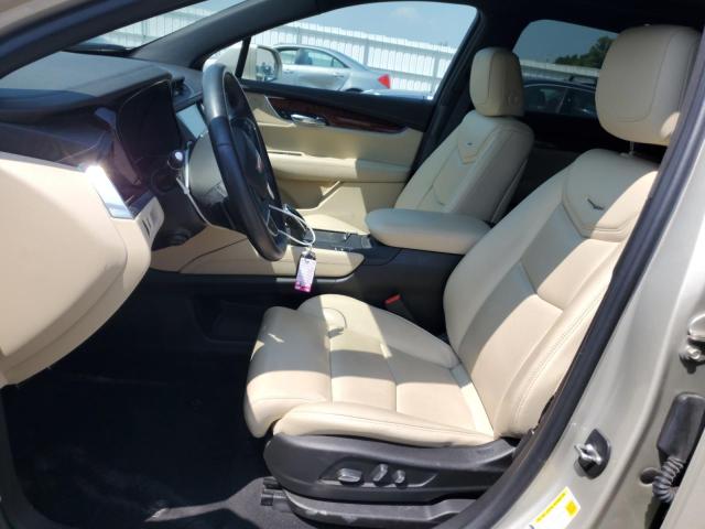  CADILLAC XT5 2017 Золотой