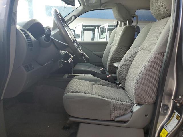 Pickups NISSAN FRONTIER 2016 Szary