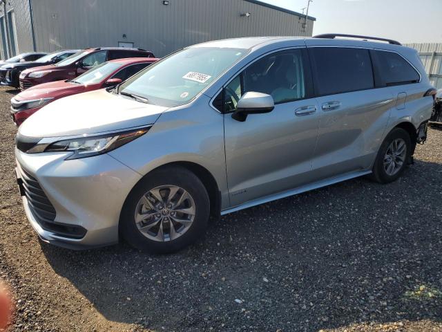 TOYOTA SIENNA LE 2021