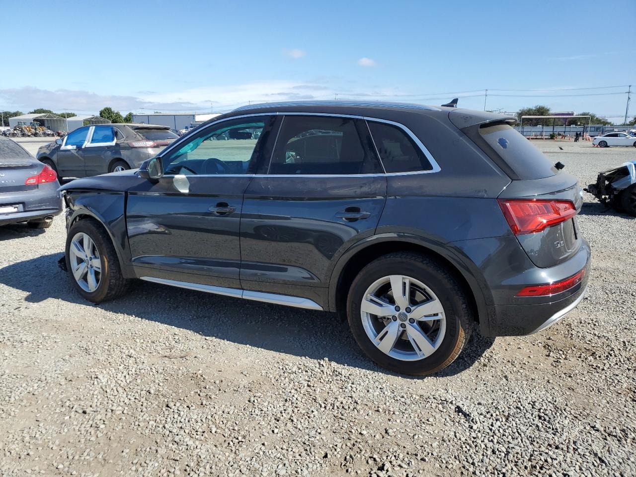 wa1bnafy7j2025491 WA1BNAFY7J2025491 2018 Audi Q5 Premium Plus