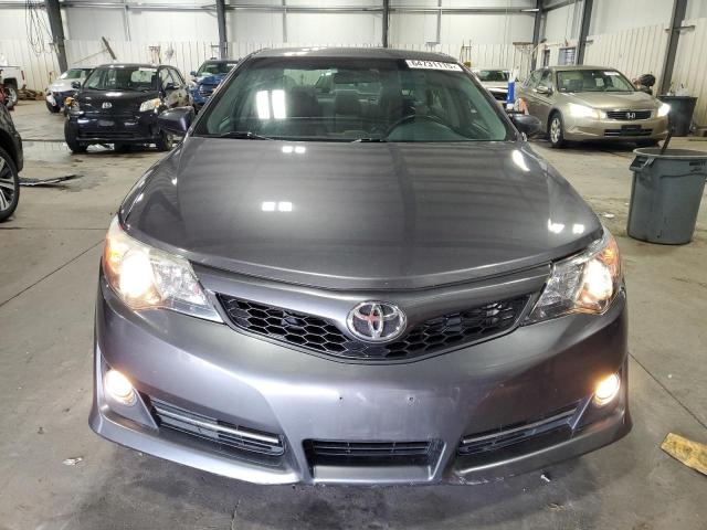  TOYOTA CAMRY 2014 Srebrny