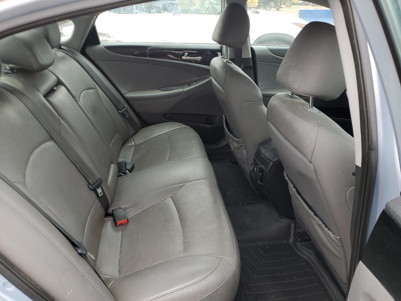 2014 Hyundai Sonata Se VIN: 5NPEC4AC2EH831670 Lot: 65081285