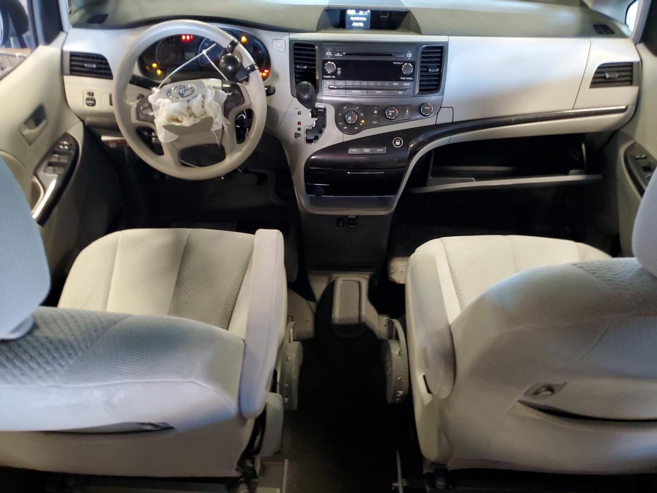 2011 Toyota Sienna Le VIN: 5TDKK3DCXBS042703 Lot: 64953245