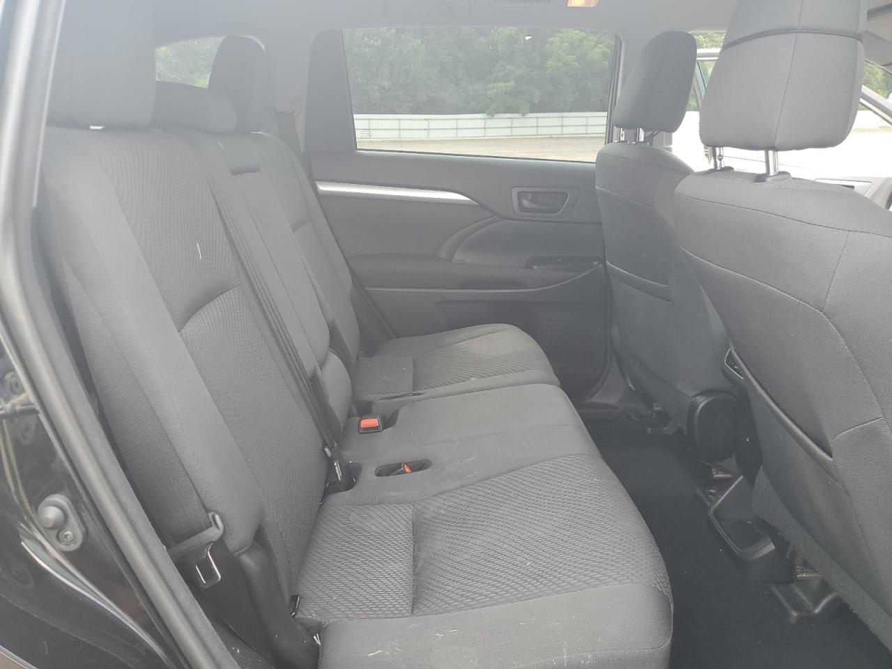 2018 Toyota Highlander Le VIN: 5TDBZRFHXJS908003 Lot: 65567825