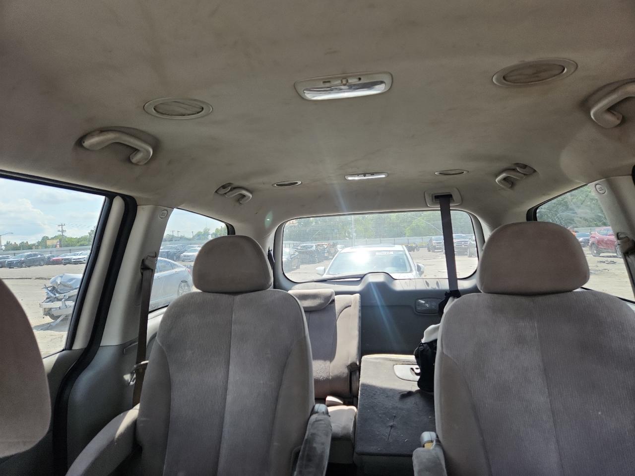 2011 Kia Sedona Lx VIN: KNDMG4C78B6379049 Lot: 64640335