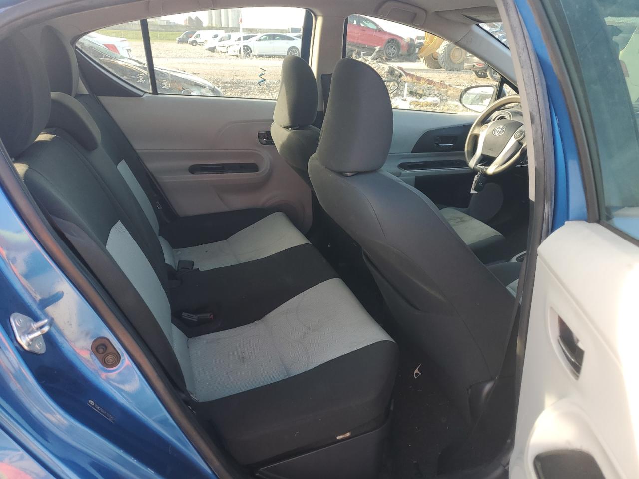 2014 Toyota Prius C VIN: JTDKDTB31E1075958 Lot: 64936615