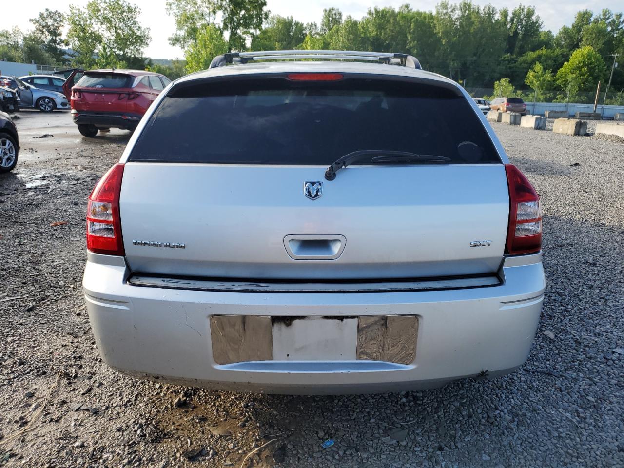 2005 Dodge Magnum Sxt VIN: 2D8FV48V15H560987 Lot: 64271215