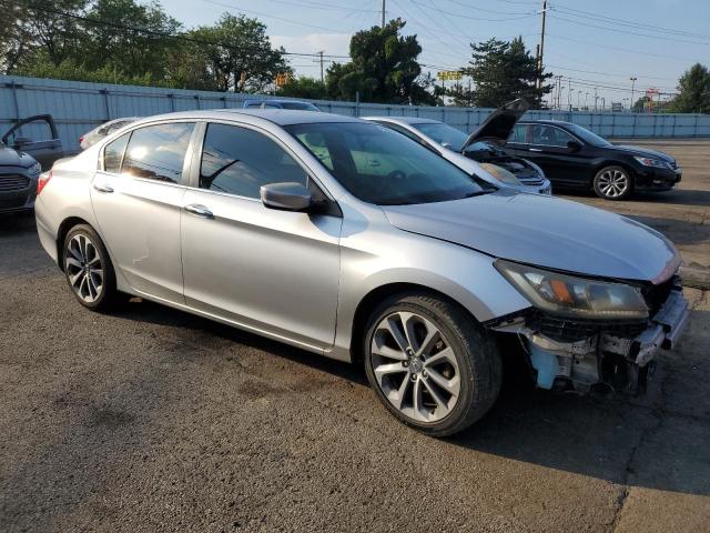 Sedans HONDA ACCORD 2014 Srebrny