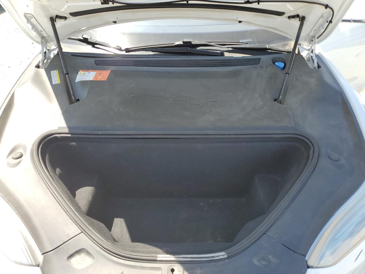 2016 Tesla Model S VIN: 5YJSA1E15GF156933 Lot: 62852425