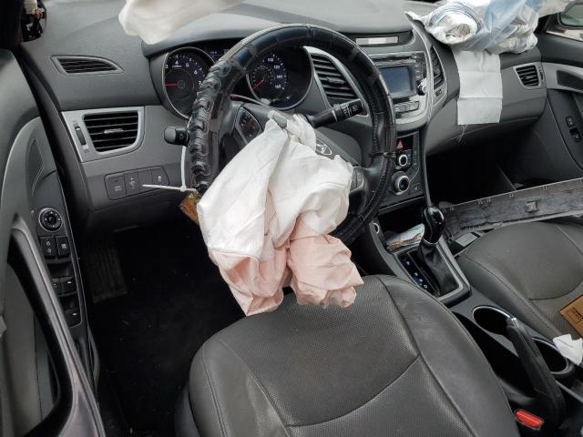  HYUNDAI ELANTRA 2015 Красный
