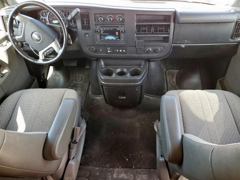 Minivans CHEVROLET EXPRESS 2017 Biały