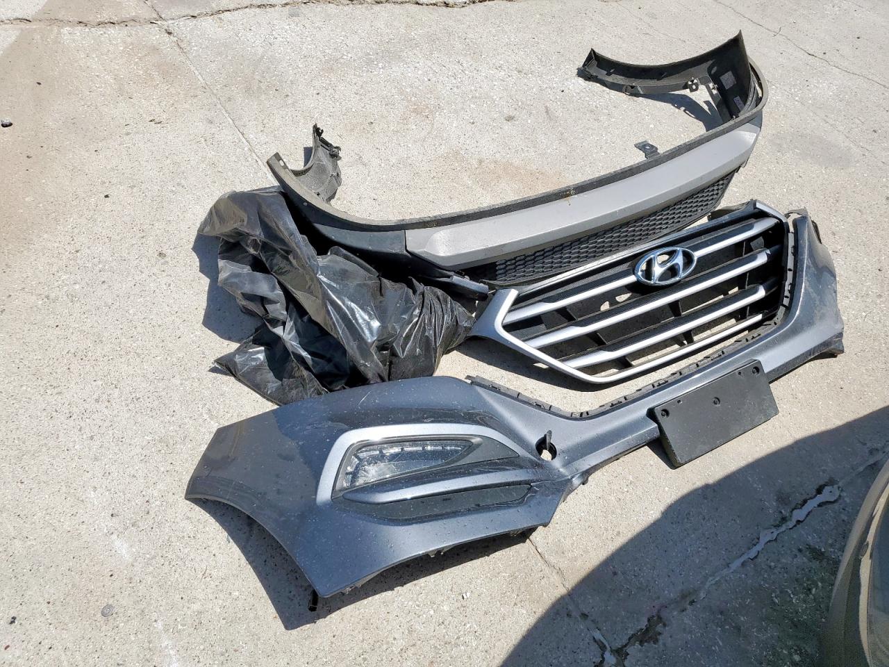 2018 Hyundai Tucson Value VIN: KM8J33A29JU805224 Lot: 66704535