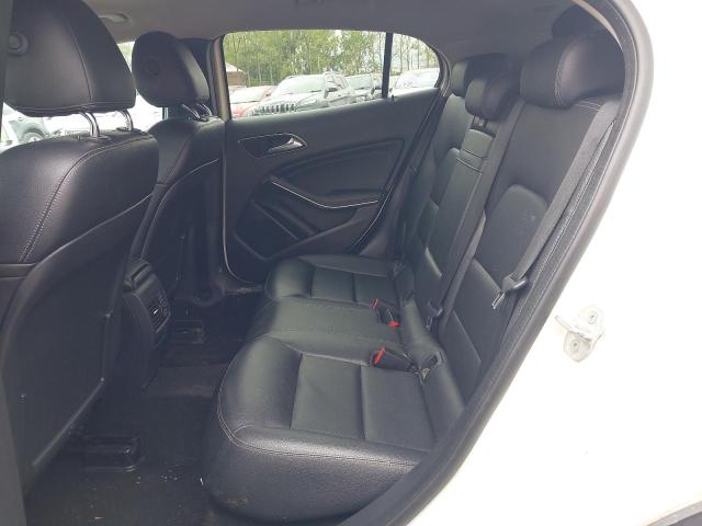 2015 MERCEDES BENZ GLA 200 D