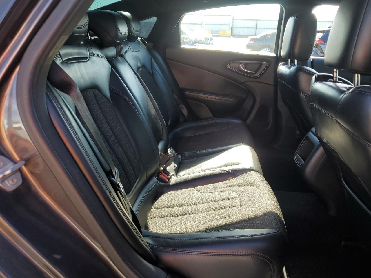 2015 Chrysler 200 S VIN: 1C3CCCBB9FN650711 Lot: 66217955