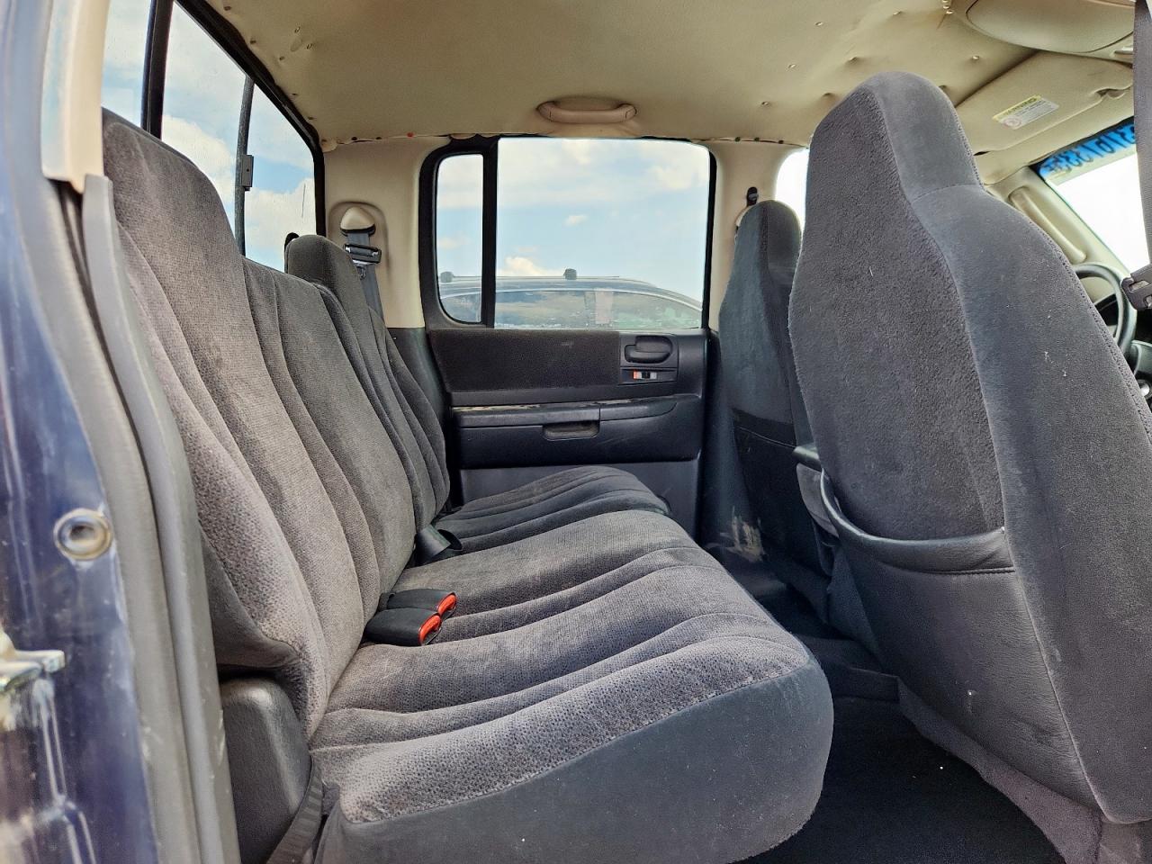 2002 Dodge Dakota Quad Sport VIN: 1B7HL38N62S692851 Lot: 63767335
