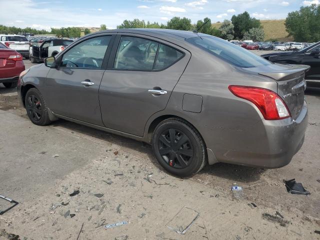  NISSAN VERSA 2015 Srebrny