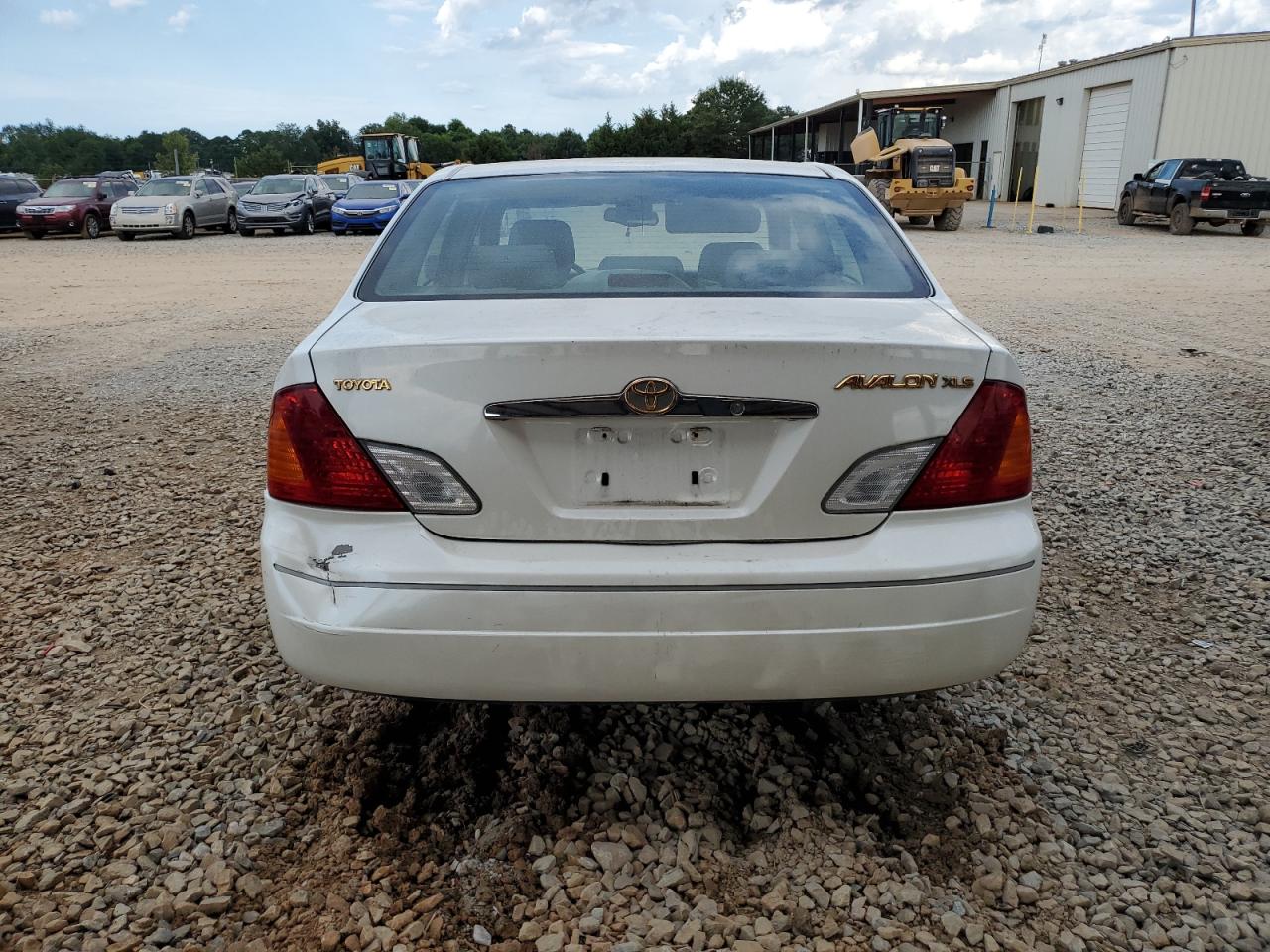 2000 Toyota Avalon Xl VIN: 4T1BF28B2YU003975 Lot: 64704365