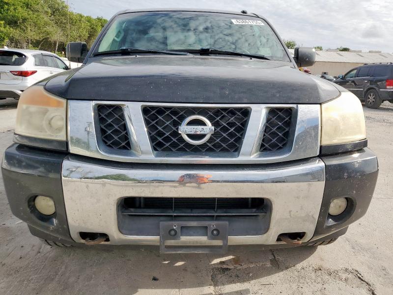 Pickups NISSAN TITAN 2015 Czarny