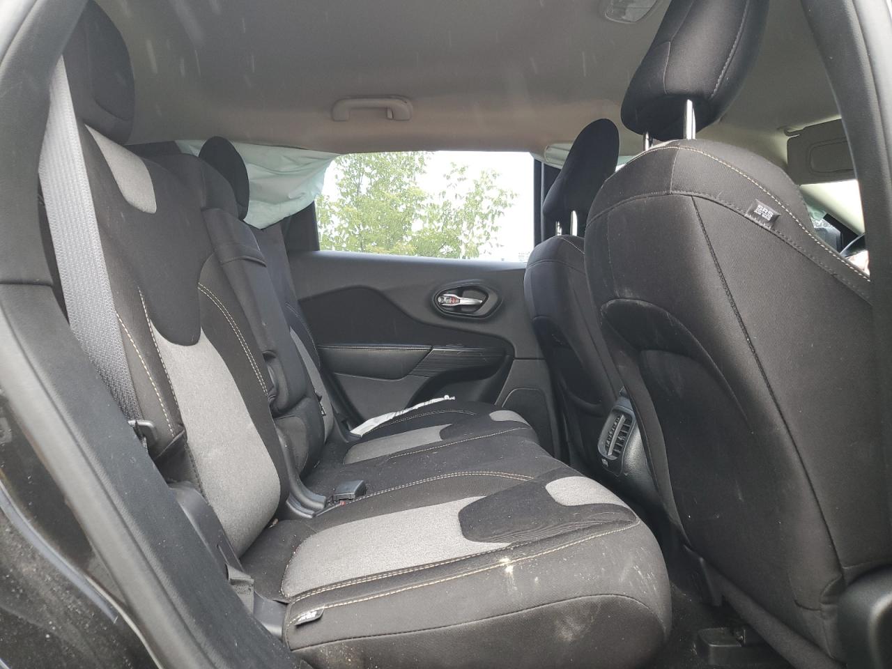 2015 Jeep Cherokee Sport VIN: 1C4PJLAS9FW591786 Lot: 63908865