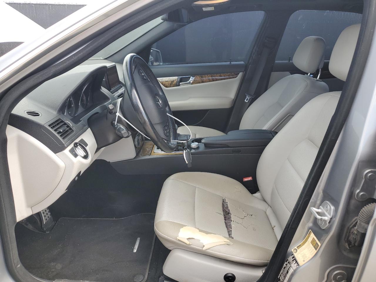 2011 Mercedes-Benz C 350 VIN: WDDGF5GB3BF643322 Lot: 65373035