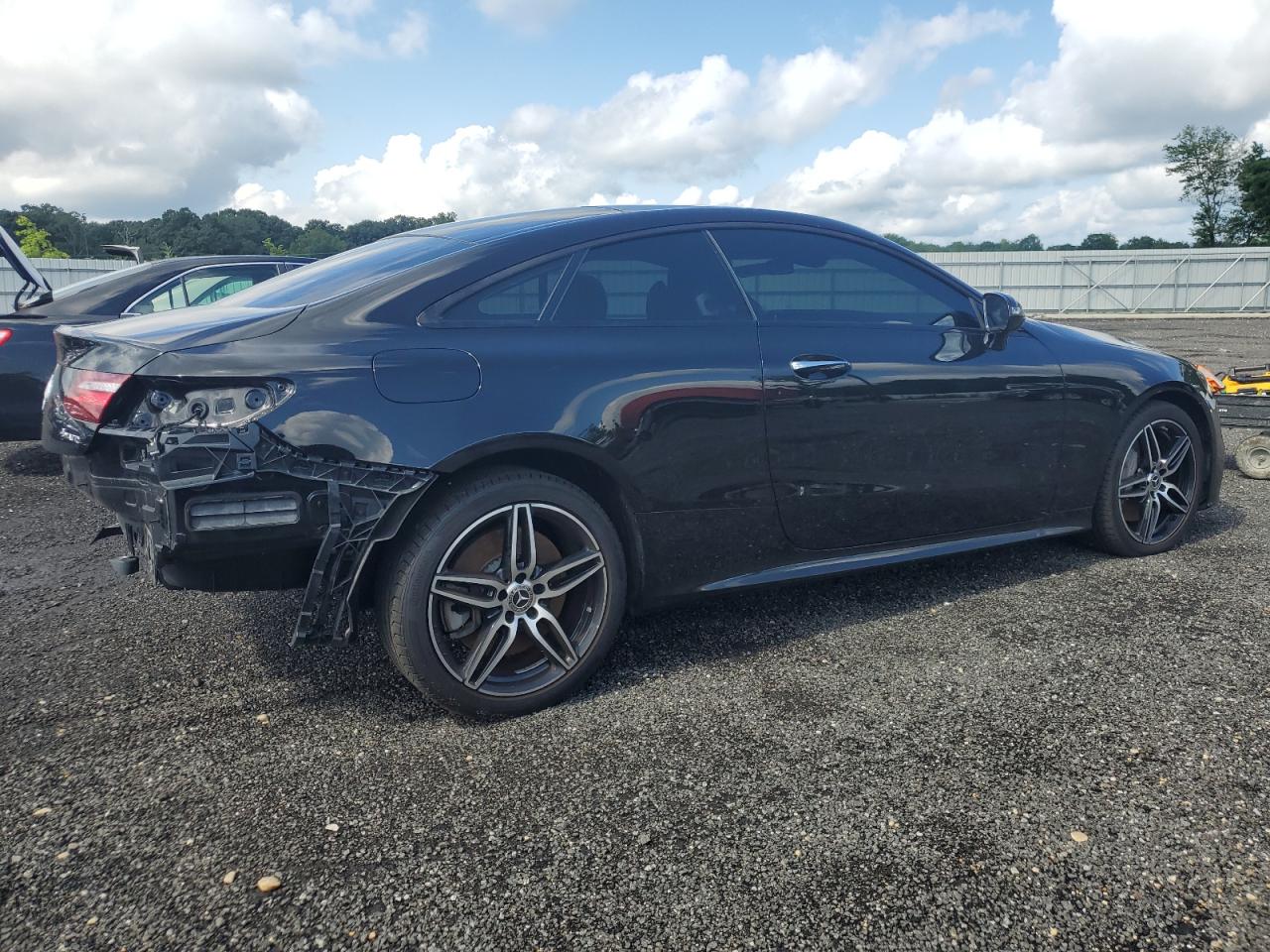 V (W213, S213, C238) V (W213, S213, C238)