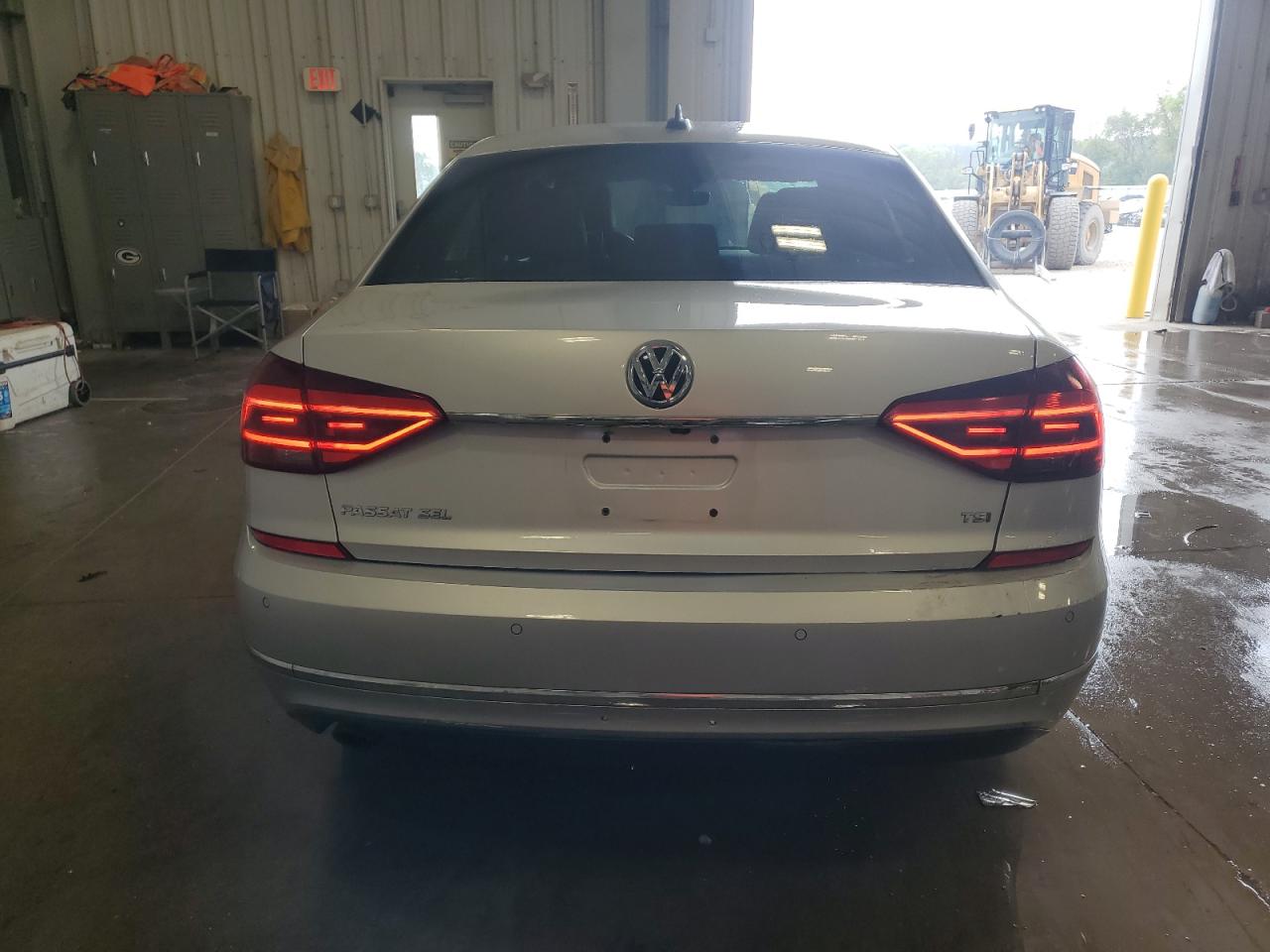 2017 Volkswagen Passat Sel Premium VIN: 1VWCT7A32HC039136 Lot: 65351965