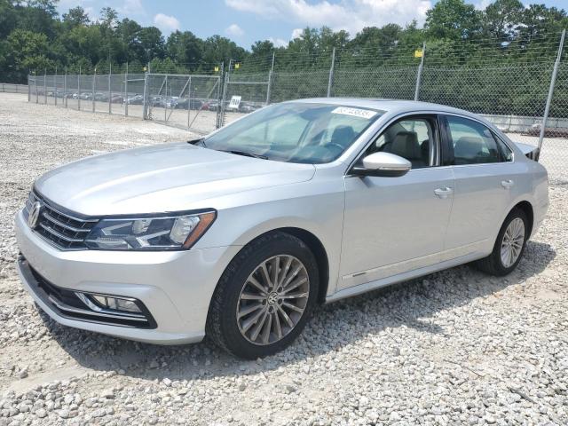  VOLKSWAGEN PASSAT 2016 Srebrny