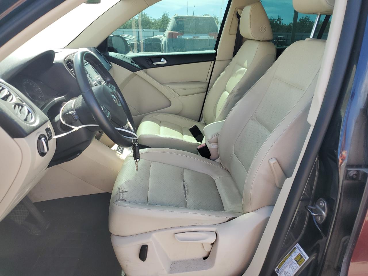 2011 Volkswagen Tiguan S VIN: WVGAV7AX4BW527089 Lot: 66289085