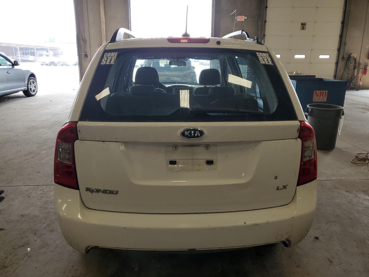 2009 Kia Rondo Base VIN: KNAFG528597252270 Lot: 66206375