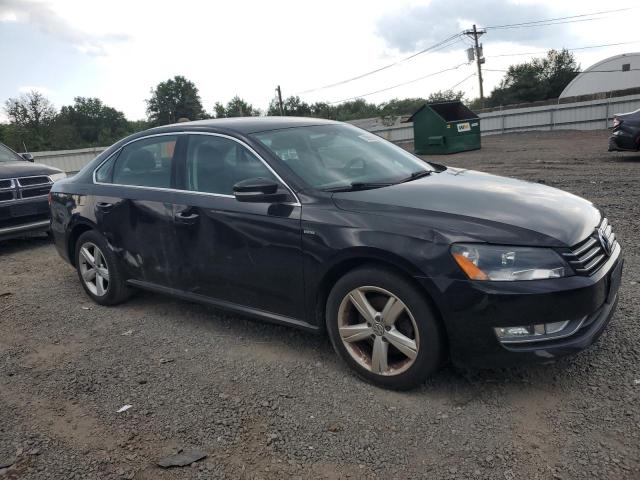 Sedans VOLKSWAGEN PASSAT 2015 Black