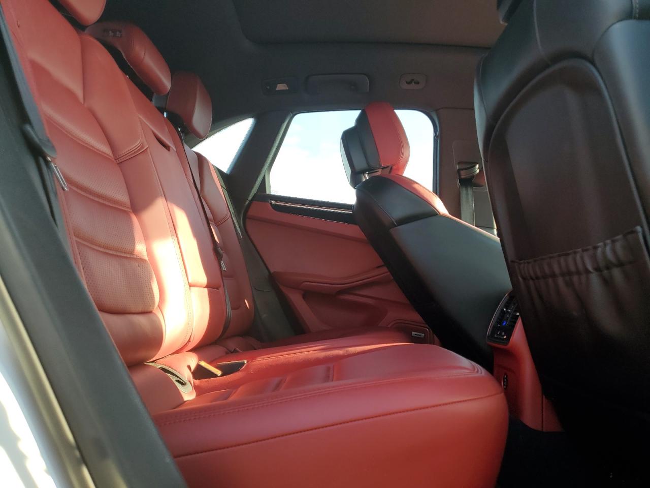 2018 Porsche Macan S VIN: WP1AB2A56JLB33803 Lot: 64833655