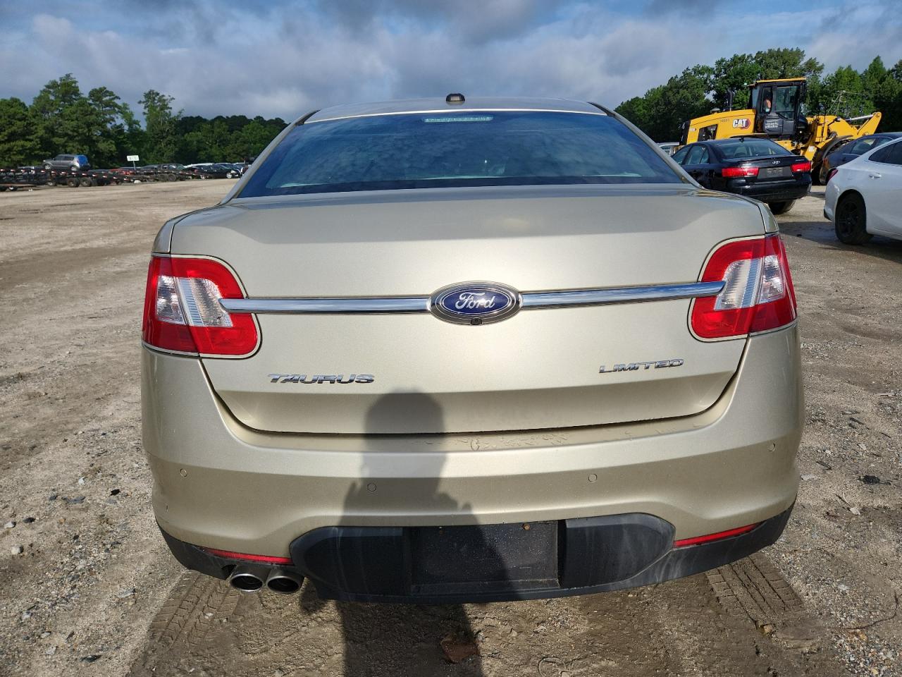 2010 Ford Taurus Limited VIN: 1FAHP2FW7AG138753 Lot: 64880025