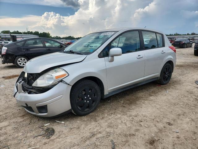 Hatchbacks NISSAN VERSA 2012 Srebrny