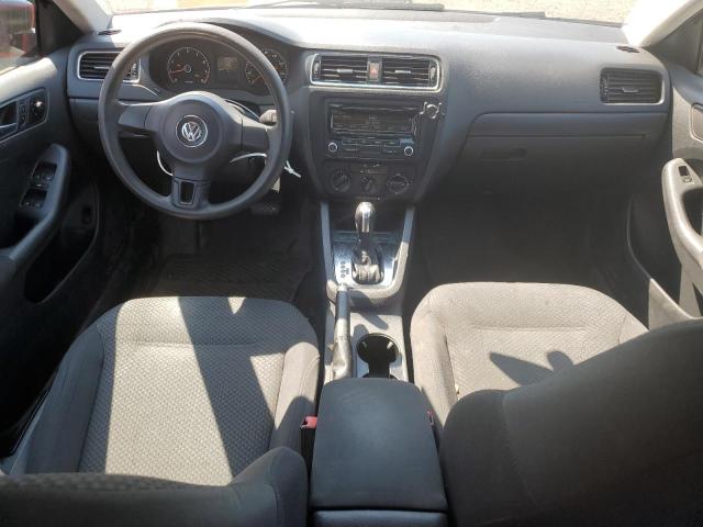 Sedans VOLKSWAGEN JETTA 2012 Czerwony
