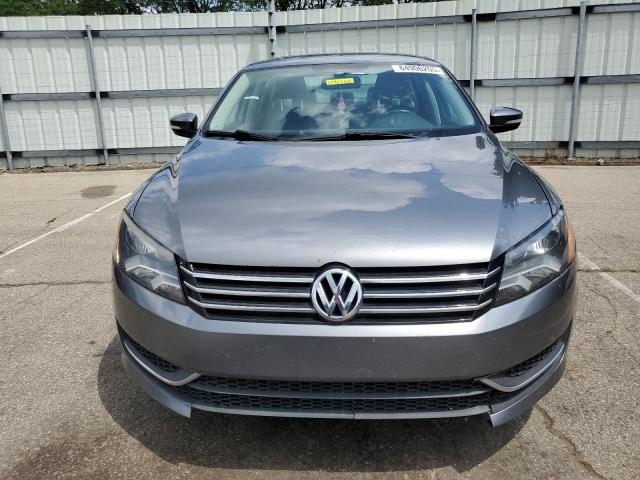 Sedans VOLKSWAGEN PASSAT 2015 Szary
