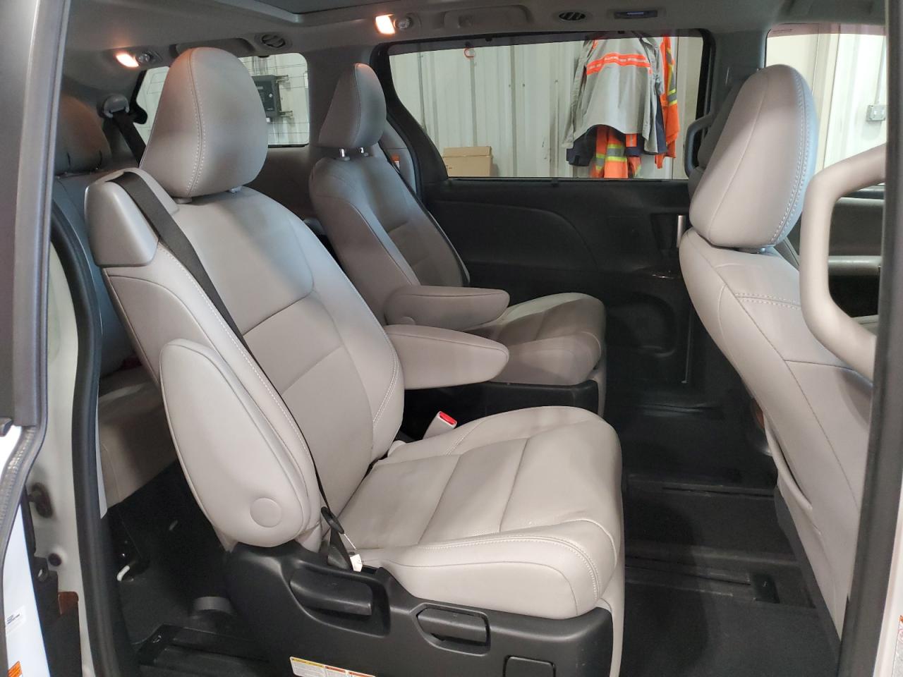 2017 Toyota Sienna Xle VIN: 5TDYZ3DC1HS780078 Lot: 62499995